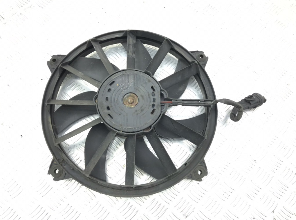 Вентилятор радиатора для Citroen C4 Grand Picasso, 2010 г. 1.6 HDi дизель б/у — фото 4