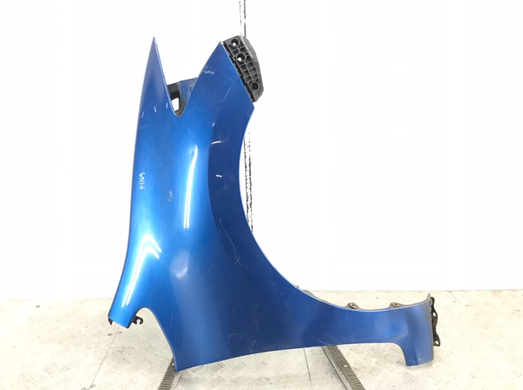 Крыло переднее правое для Toyota Auris, 2011 г. 1.6 i бензин б/у
