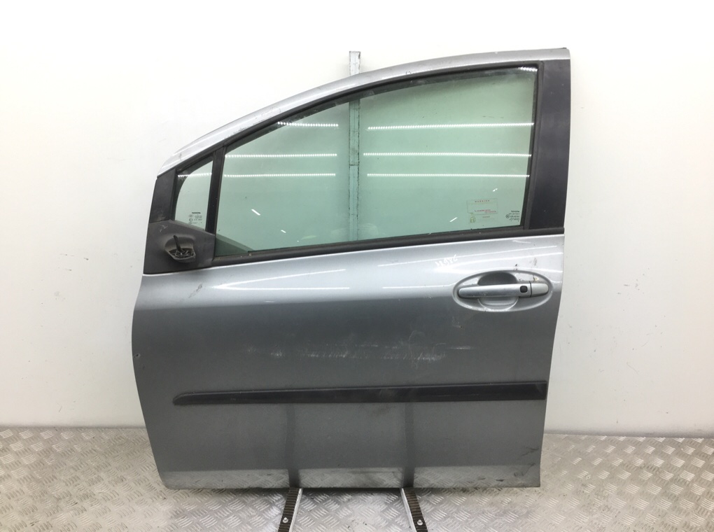 Дверь передняя левая для Toyota Yaris, 2006 г. 1.3 i бензин б/у