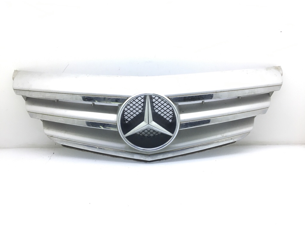 Решетка радиатора для Mercedes B W245, 2010 г. 2.0 CDi дизель б/у