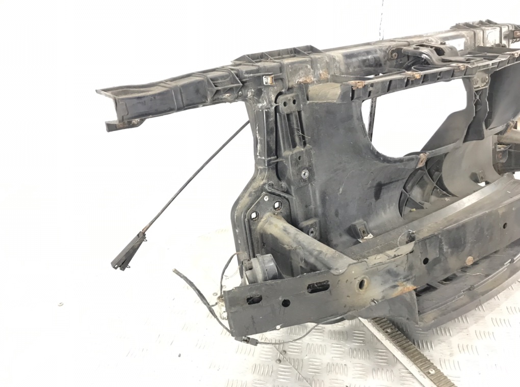 Панель передняя (телевизор) для BMW 1 E87/E81/E82/E88, 2006 г. 2.0 TD дизель б/у — фото 2
