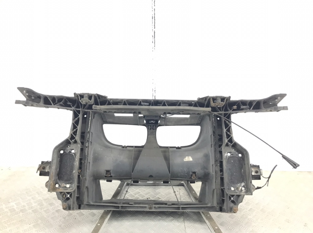 Панель передняя (телевизор) для BMW 1 E87/E81/E82/E88, 2006 г. 2.0 TD дизель б/у — фото 4