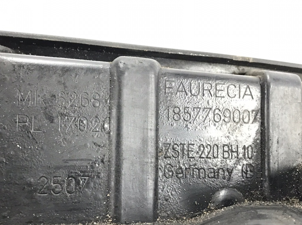 Панель передняя (телевизор) для Audi A6, 2007 г. 2.0 TDi дизель б/у — фото 7