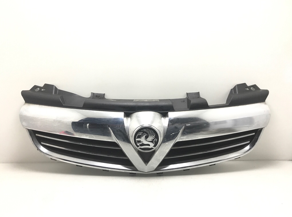 Решетка радиатора для Opel Zafira, 2010 г. 1.6 i бензин б/у
