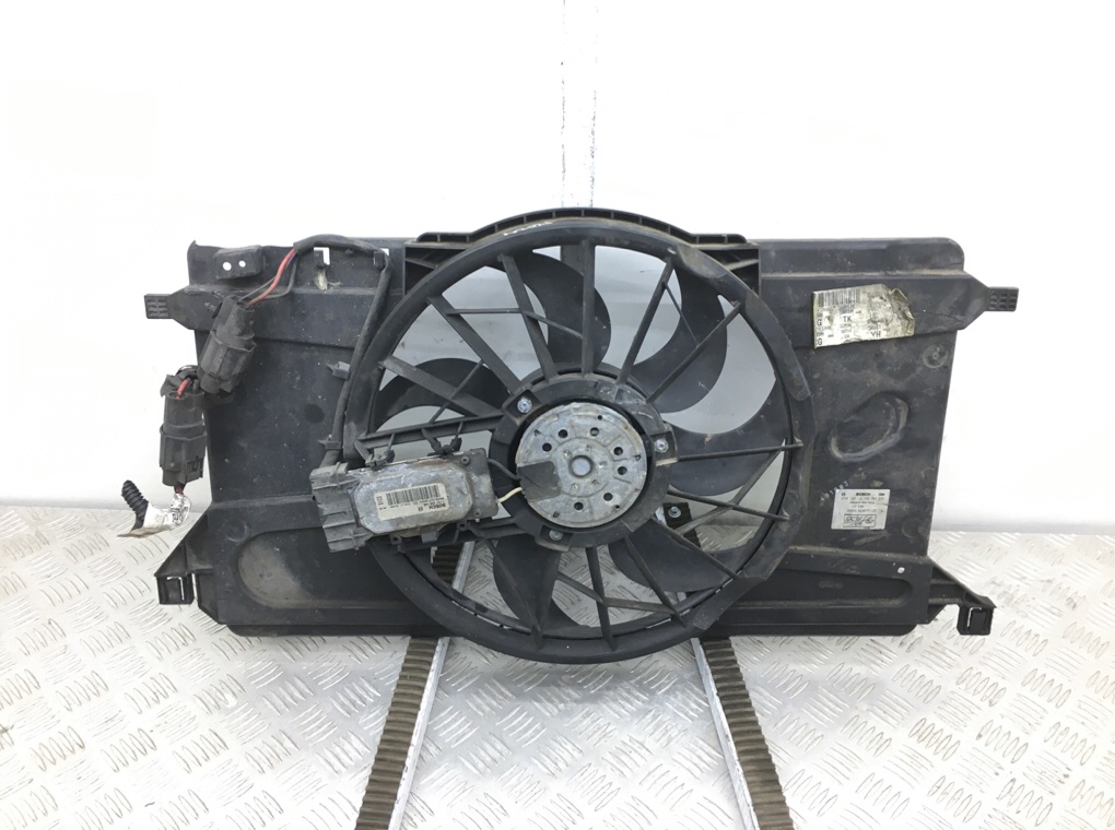 Вентилятор радиатора для Ford Focus, 2005 г. 2.0 TDCi дизель б/у
