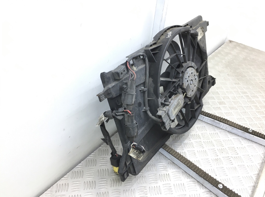 Вентилятор радиатора для Ford Focus, 2005 г. 2.0 TDCi дизель б/у — фото 3