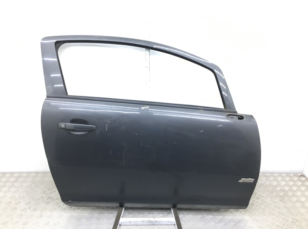 Дверь передняя правая для Opel Corsa, 2011 г. 1.3 CDTi дизель б/у