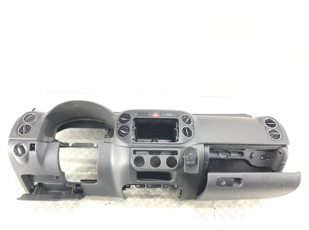 Панель передняя салона (торпедо) для Volkswagen Golf Plus, 2006 г. 1.6 i бензин б/у