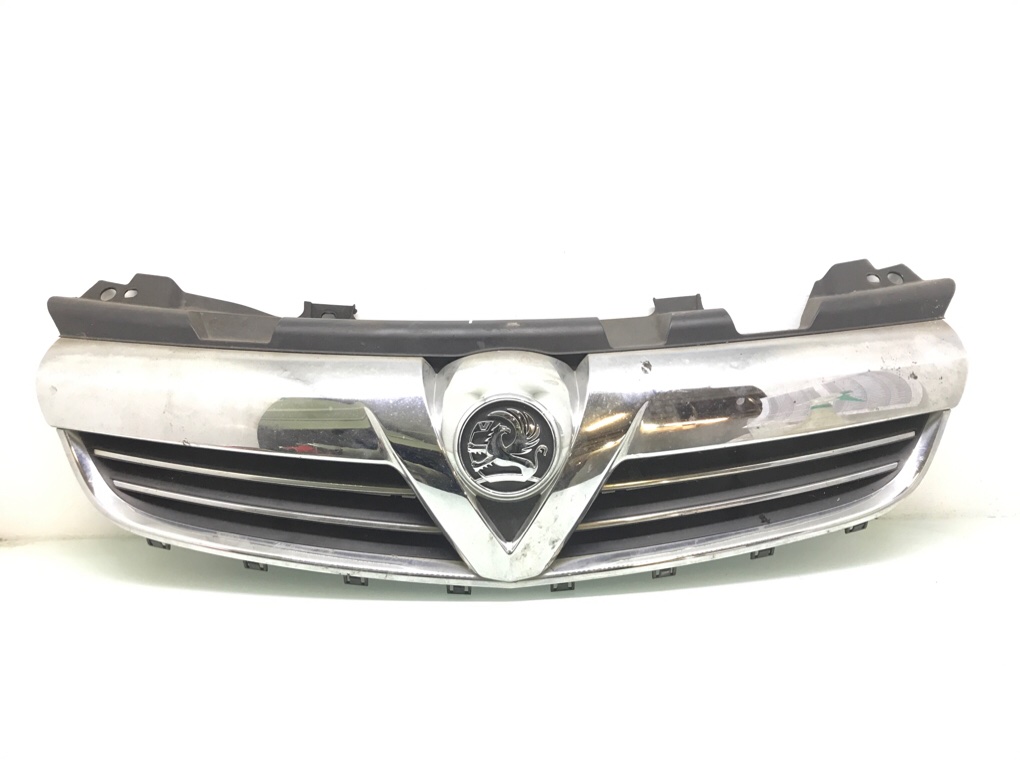 Решетка радиатора для Opel Zafira, 2011 г. 1.7 CDTi дизель б/у