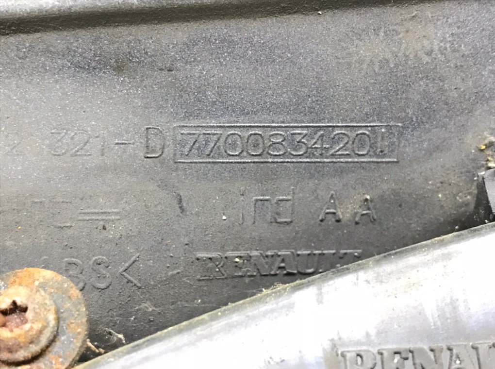 Решетка радиатора для Renault Scenic, 1998 г. 1.9 DTi дизель б/у — фото 5