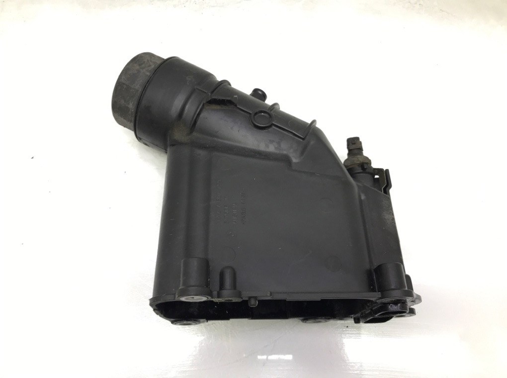 Корпус масляного фильтра для BMW 1 E87/E81/E82/E88, 2010 г. 2.0 TD дизель б/у