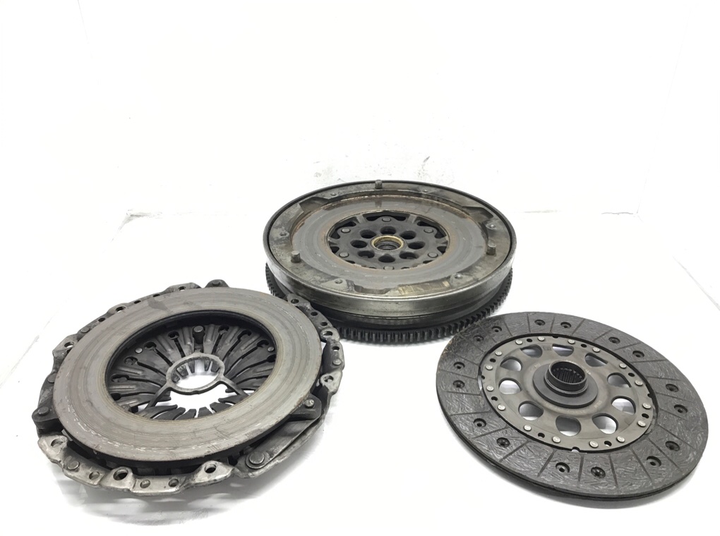 Маховик для BMW 1 E87/E81/E82/E88, 2010 г. 2.0 TD дизель б/у — фото 2