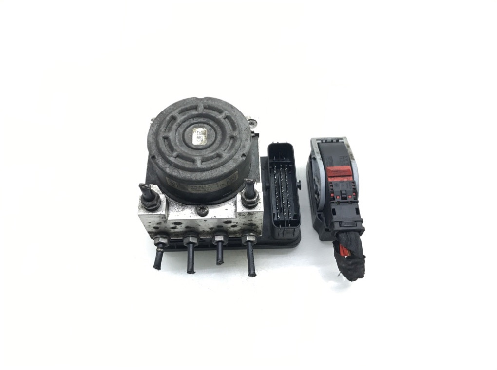 Блок ABS для Audi A3, 2015 г. 1.6 TDi дизель б/у