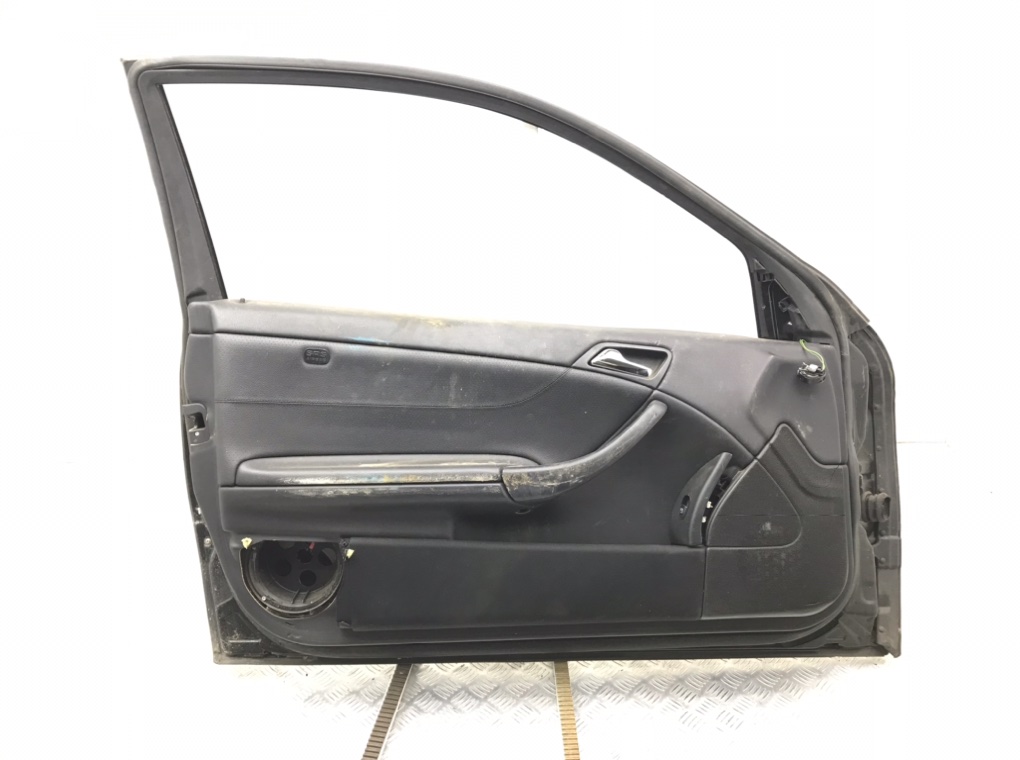 Дверь передняя левая для Mercedes C W203, 2004 г. 1.8 i бензин б/у — фото 2