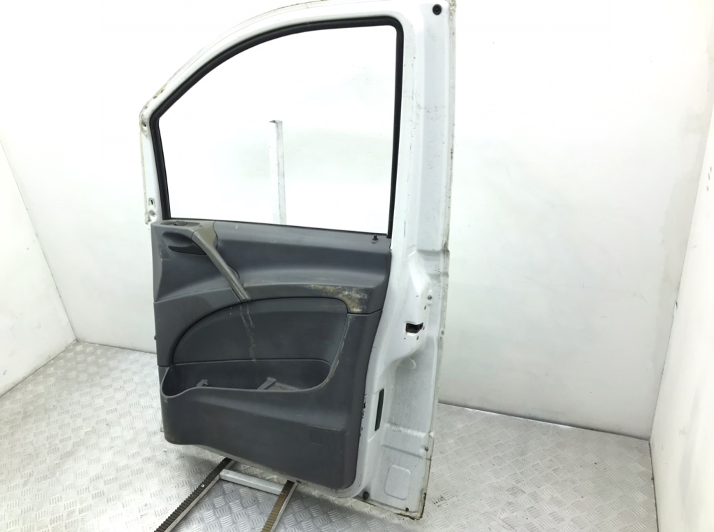 Дверь передняя правая для Mercedes Vito W639, 2004 г. 2.2 CDi дизель б/у — фото 4