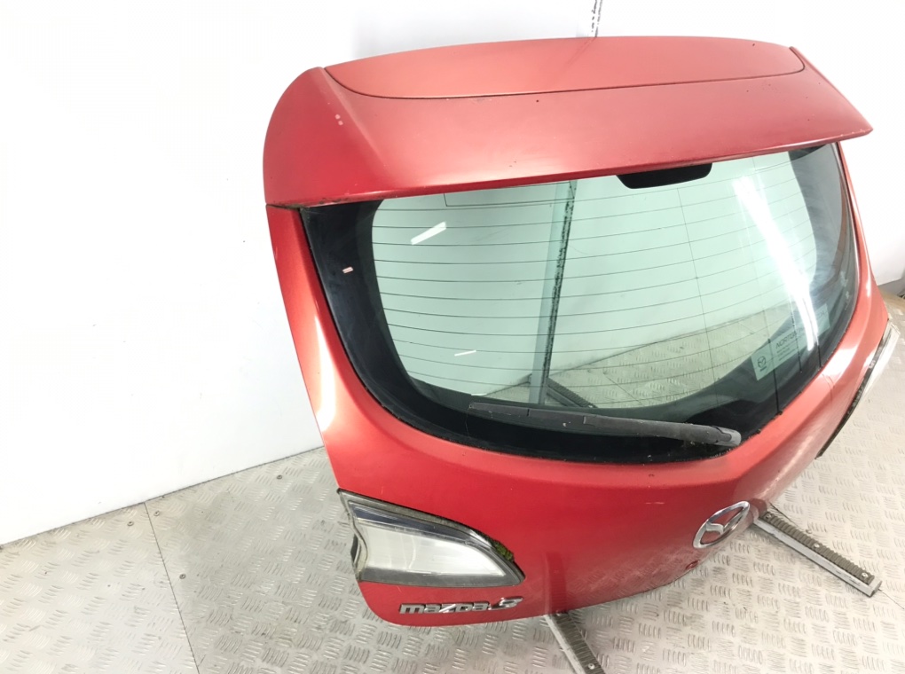 Крышка багажника для Mazda 3, 2010 г. 1.6 i бензин б/у — фото 2