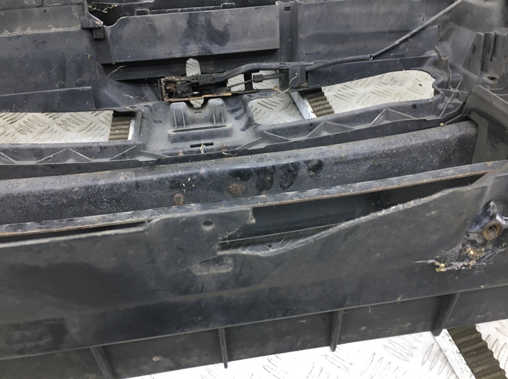 Панель передняя (телевизор) для Volkswagen Jetta, 2006 г. 1.9 TDi дизель б/у — фото 7