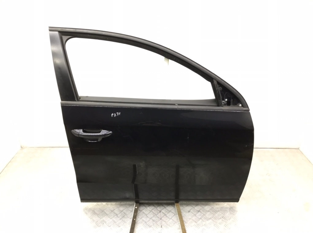 Дверь передняя правая для Volkswagen Passat, 2014 г. 1.6 TDi дизель б/у