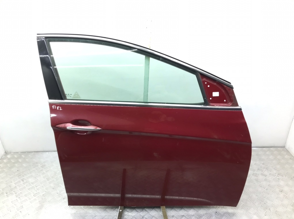 Дверь передняя правая для Hyundai i40, 2013 г. 1.7 CRDi дизель б/у