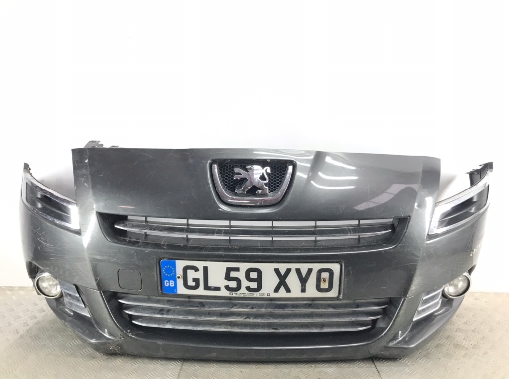Бампер передний для Peugeot 5008, 2010 г. 1.6 HDi дизель б/у