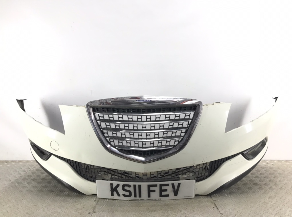 Бампер передний для Lancia Delta, 2011 г. 1.6 JTD дизель б/у
