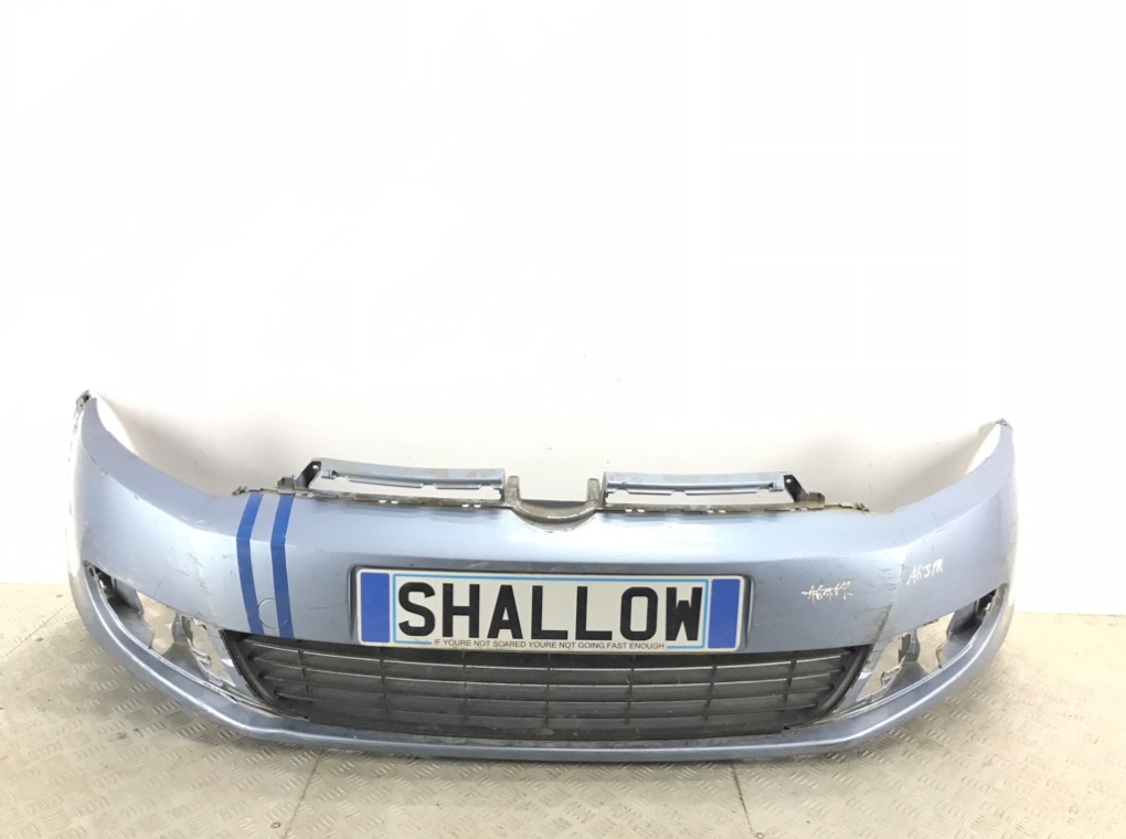 Бампер передний для Volkswagen Golf, 2009 г. 1.6 i бензин б/у