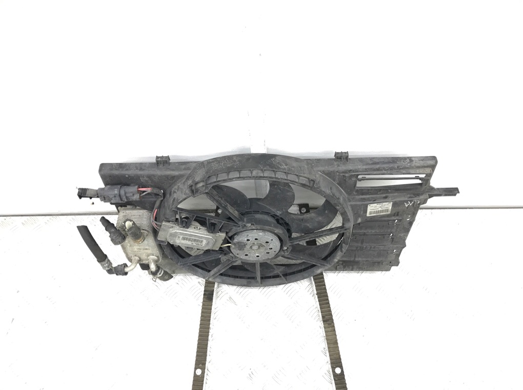 Вентилятор радиатора для Volvo V50, 2007 г. 2.4 D дизель б/у — фото 2