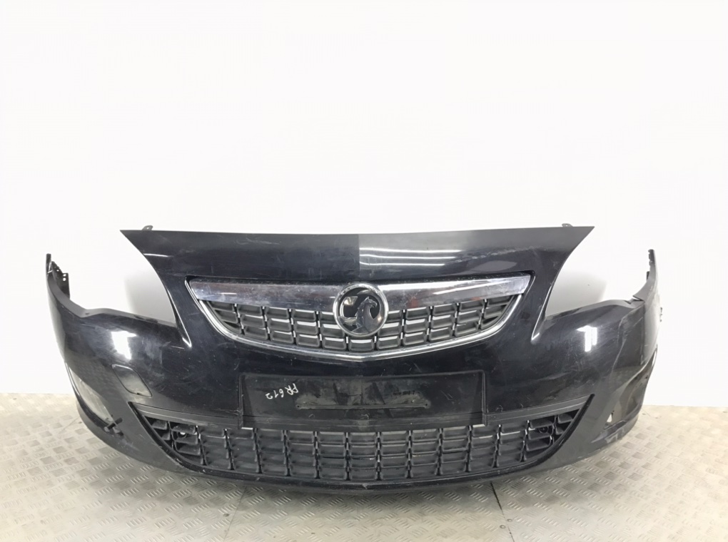 Бампер передний для Opel Astra, 2011 г. 1.7 CDTi дизель б/у