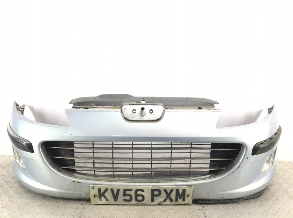 Бампер передний для Peugeot 407, 2006 г. 2.0 HDi дизель б/у