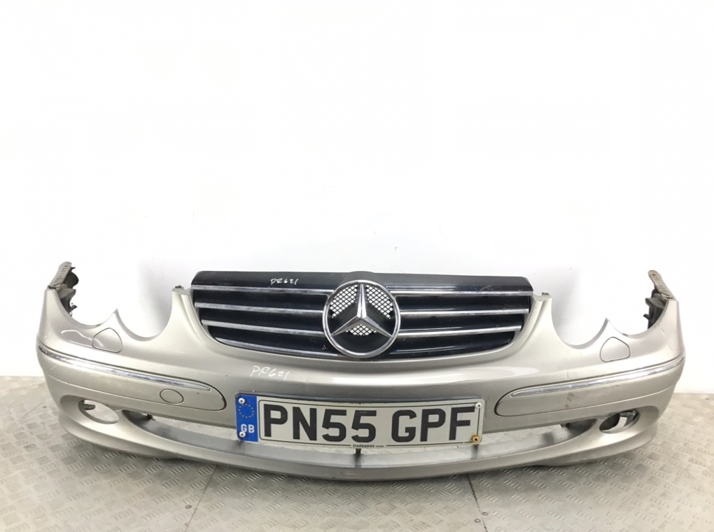 Бампер передний для Mercedes CLK W209, 2005 г. 1.8 i бензин б/у
