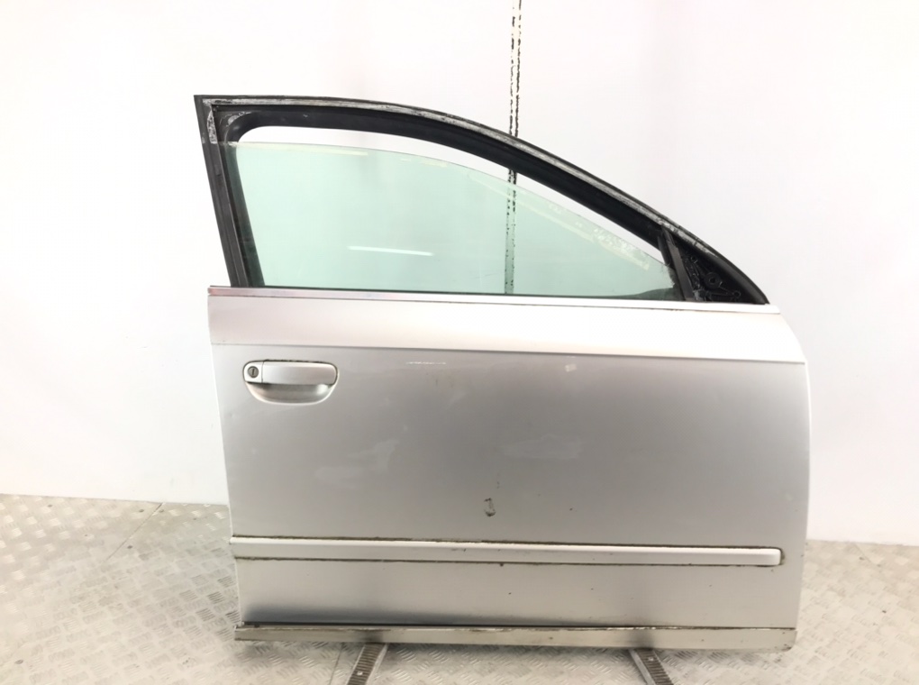 Дверь передняя правая для Audi A4, 2005 г. 2.0 TDi дизель б/у
