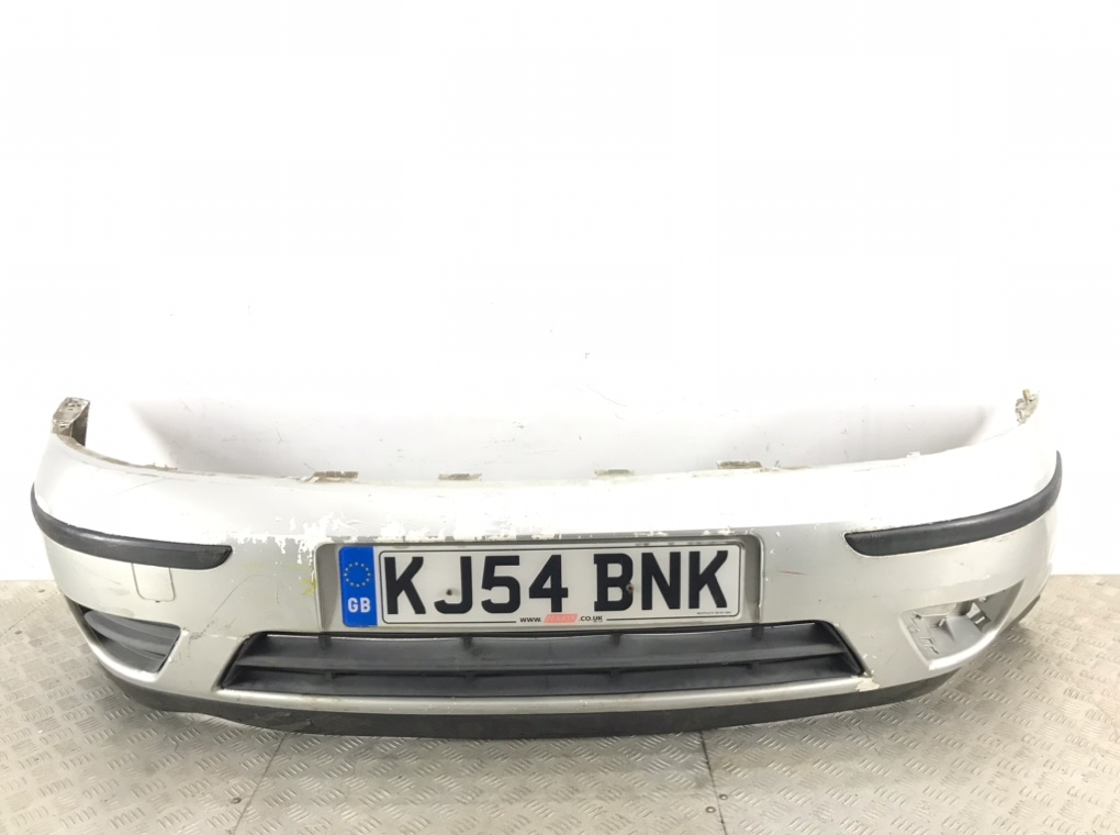Бампер передний для Ford Focus, 2004 г. 1.4 i бензин б/у