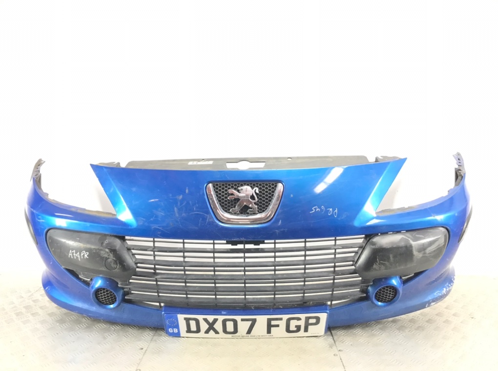Бампер передний для Peugeot 307, 2005 г. 1.6 HDi дизель б/у