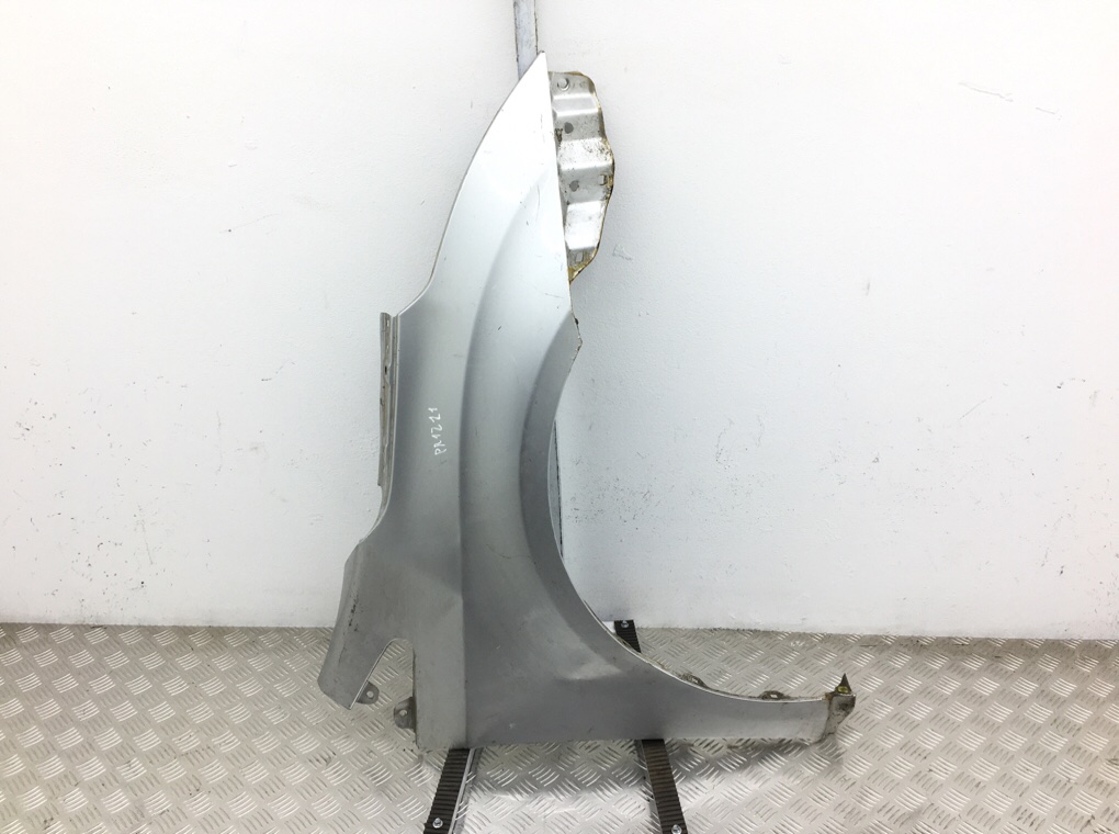 Крыло переднее правое для Toyota Avensis, 2009 г. 1.8 i бензин б/у
