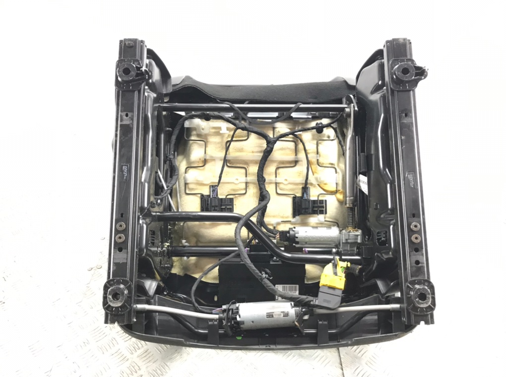 Салон (комплект сидений) для Citroen C4 Picasso, 2009 г. 2.0 HDi дизель б/у — фото 6
