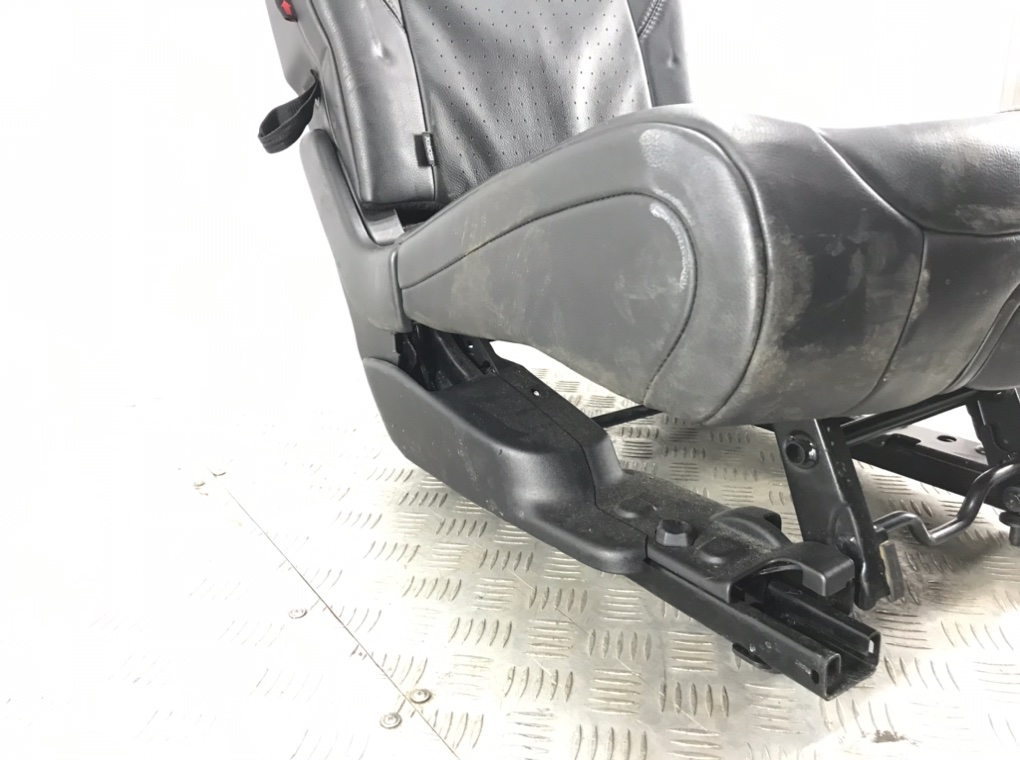 Салон (комплект сидений) для Citroen C4 Picasso, 2009 г. 2.0 HDi дизель б/у — фото 15