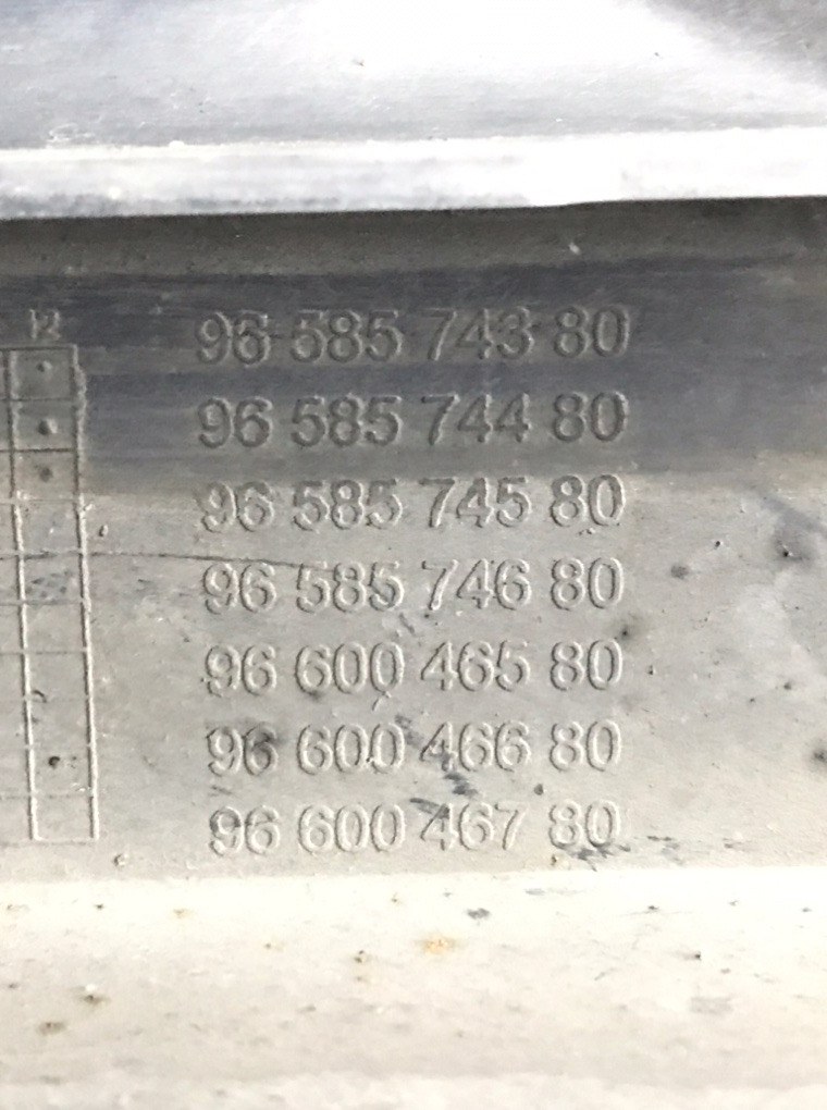Панель передняя (телевизор) для Citroen C4 Picasso, 2009 г. 2.0 HDi дизель б/у — фото 5