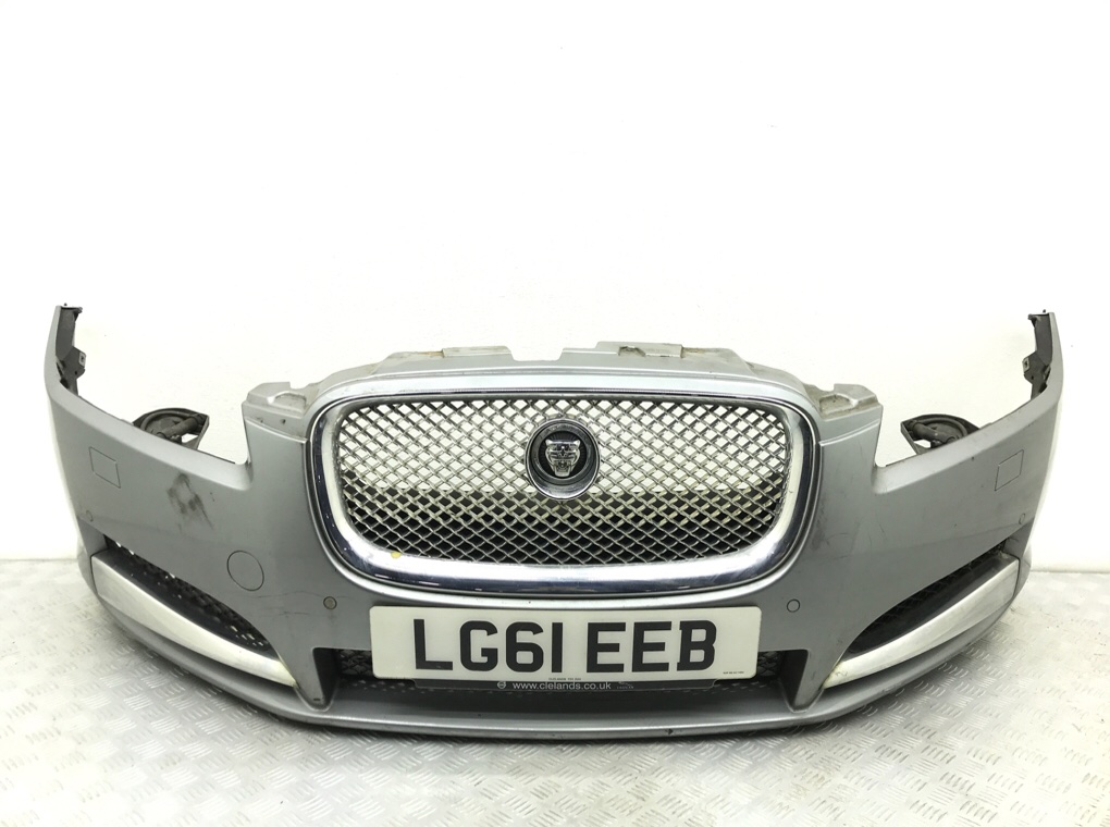 Бампер передний для Jaguar XF, 2012 г. 2.2 TD дизель б/у