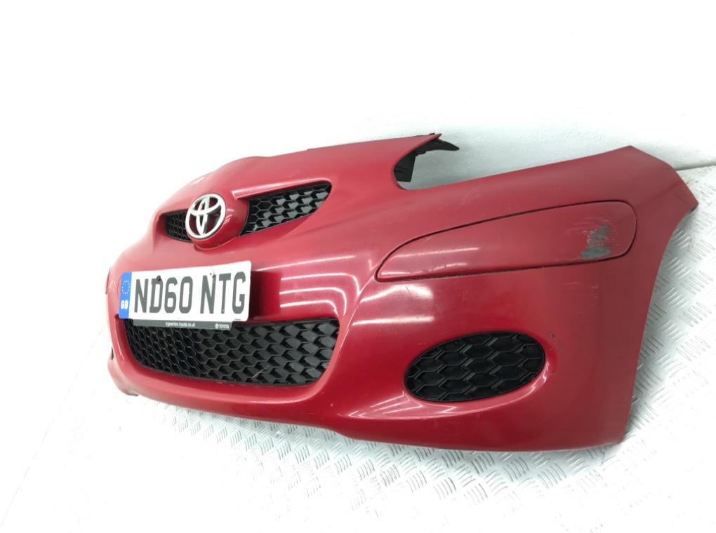 Бампер передний для Toyota Aygo, 2011 г. 1.0 i бензин б/у — фото 4