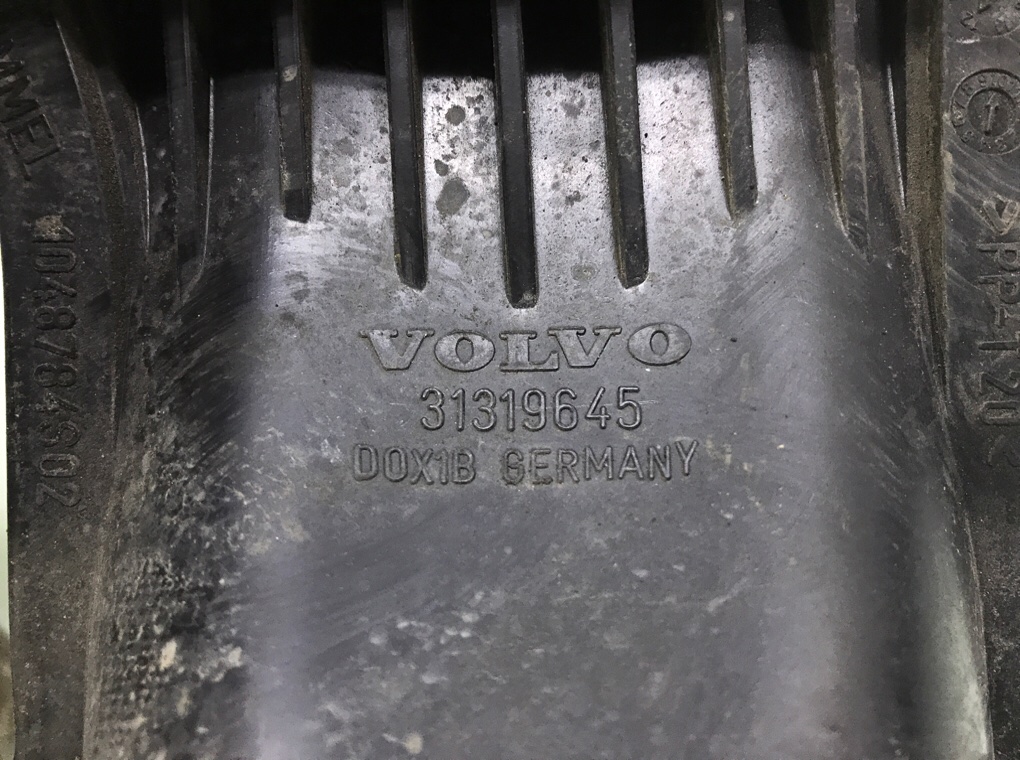 Корпус воздушного фильтра для Volvo C30, 2008 г. 2.4 D дизель б/у — фото 7