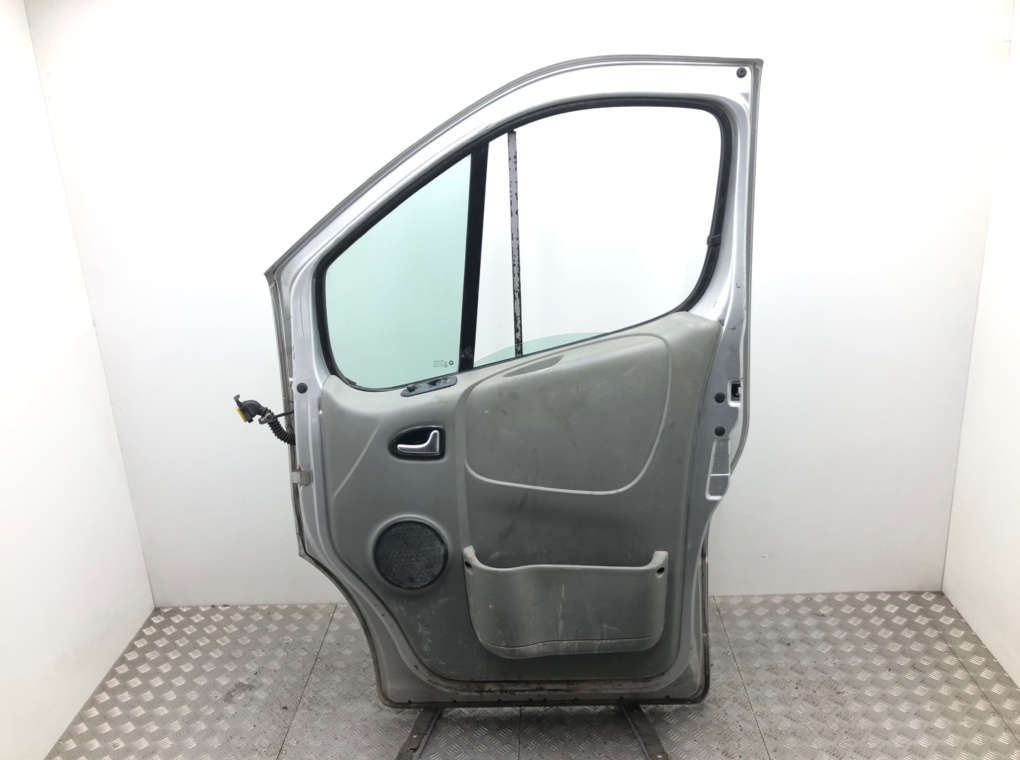 Дверь передняя правая для Opel Vivaro, 2011 г. 2.5 DCI дизель б/у — фото 2