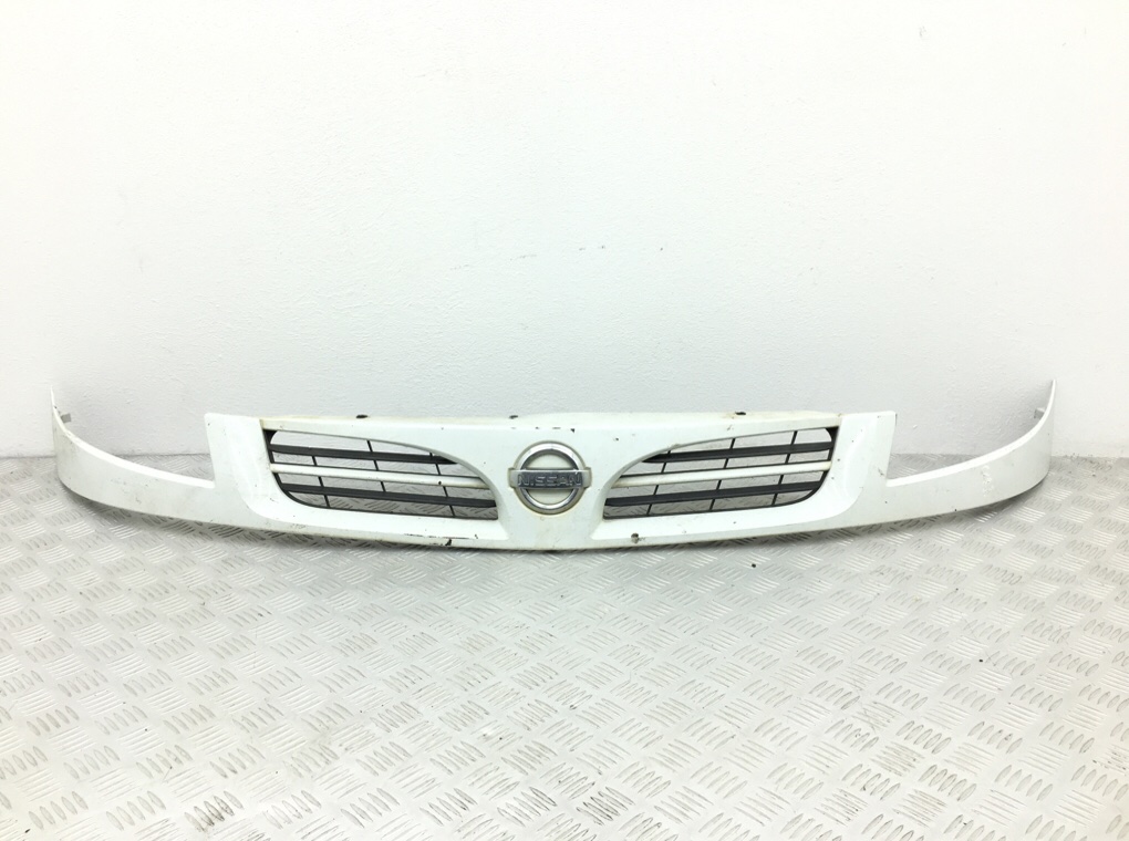 Решетка радиатора для Nissan Kubistar, 2008 г. 1.5 DCi дизель б/у