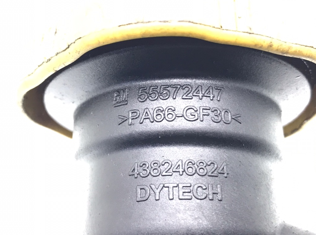 Маслозаливная горловина для Opel Corsa, 2012 г. 1.3 CDTi дизель б/у — фото 5