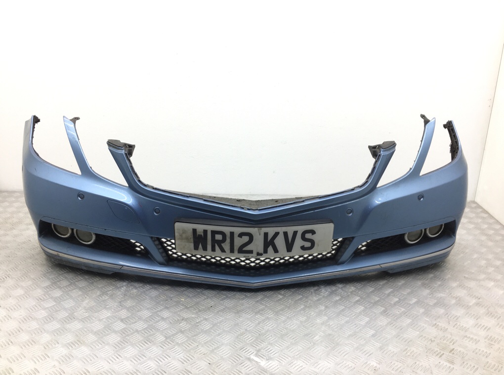 Бампер передний для Mercedes E C207, 2012 г. 2.2 CDi дизель б/у