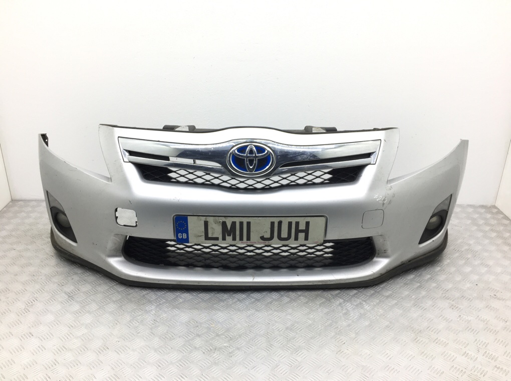 Бампер передний для Toyota Auris, 2011 г. 1.8 i бензин б/у