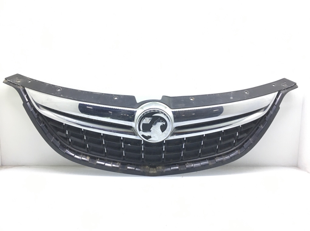Решетка радиатора для Opel Zafira, 2015 г. 1.6 CDTi дизель б/у