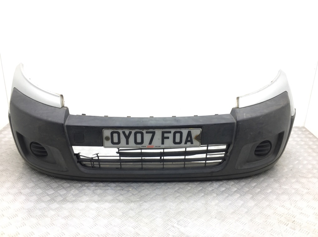 Бампер передний для Peugeot Expert, 2007 г. 2.0 HDi дизель б/у