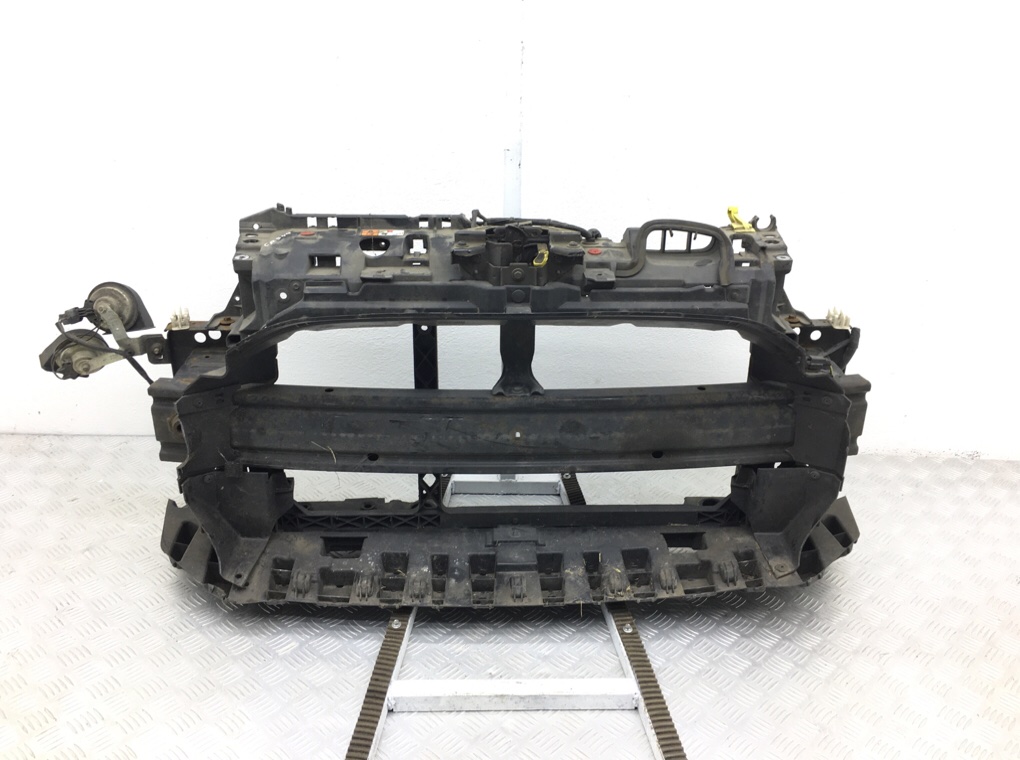 Панель передняя (телевизор) для Ford Fiesta, 2015 г. 1.0 Ti бензин б/у