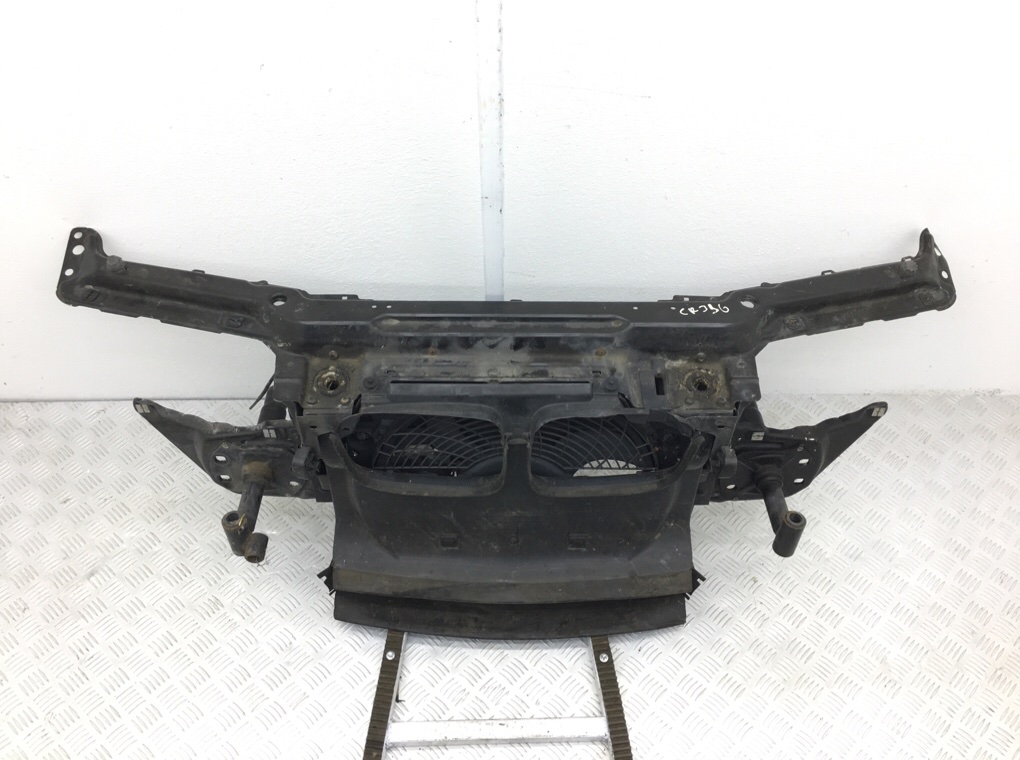 Панель передняя (телевизор) для BMW 3 E46, 2003 г. 2.2 i бензин б/у — фото 2