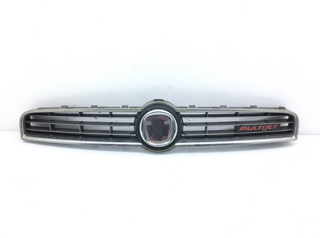 Решетка радиатора для Fiat Bravo, 2008 г. 1.9 JTD дизель б/у